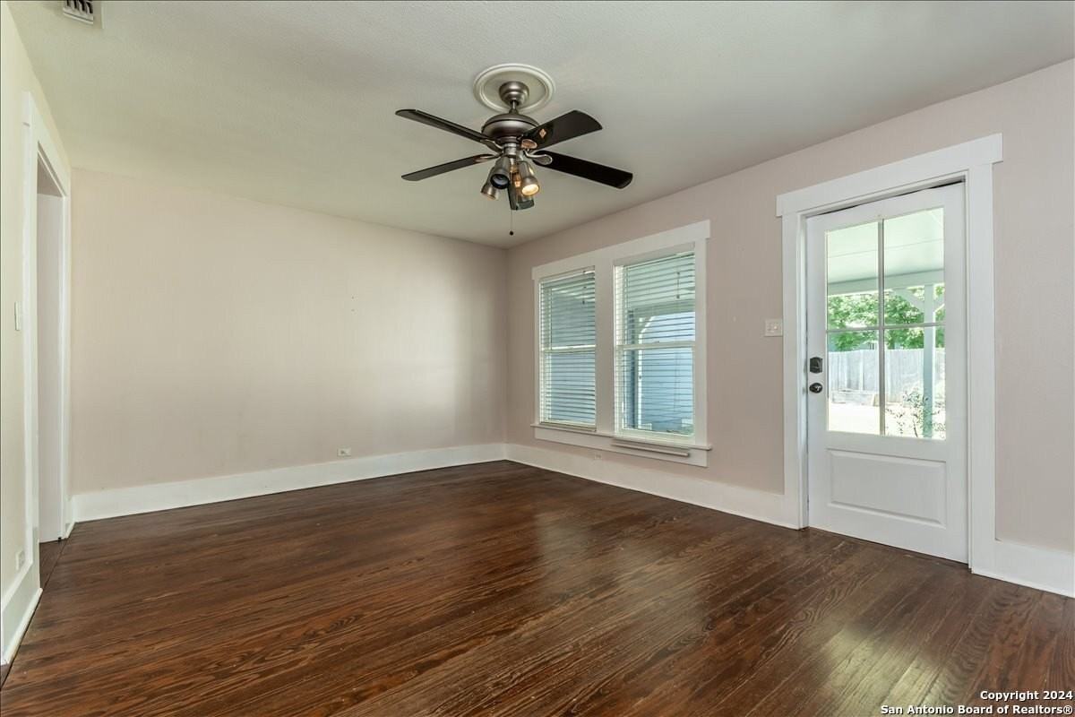 350 Carnahan St - Photo 7 of 16