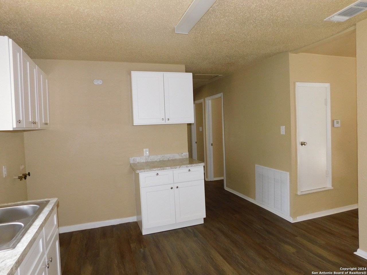 9017 Garnett Ave - Photo 6 of 12