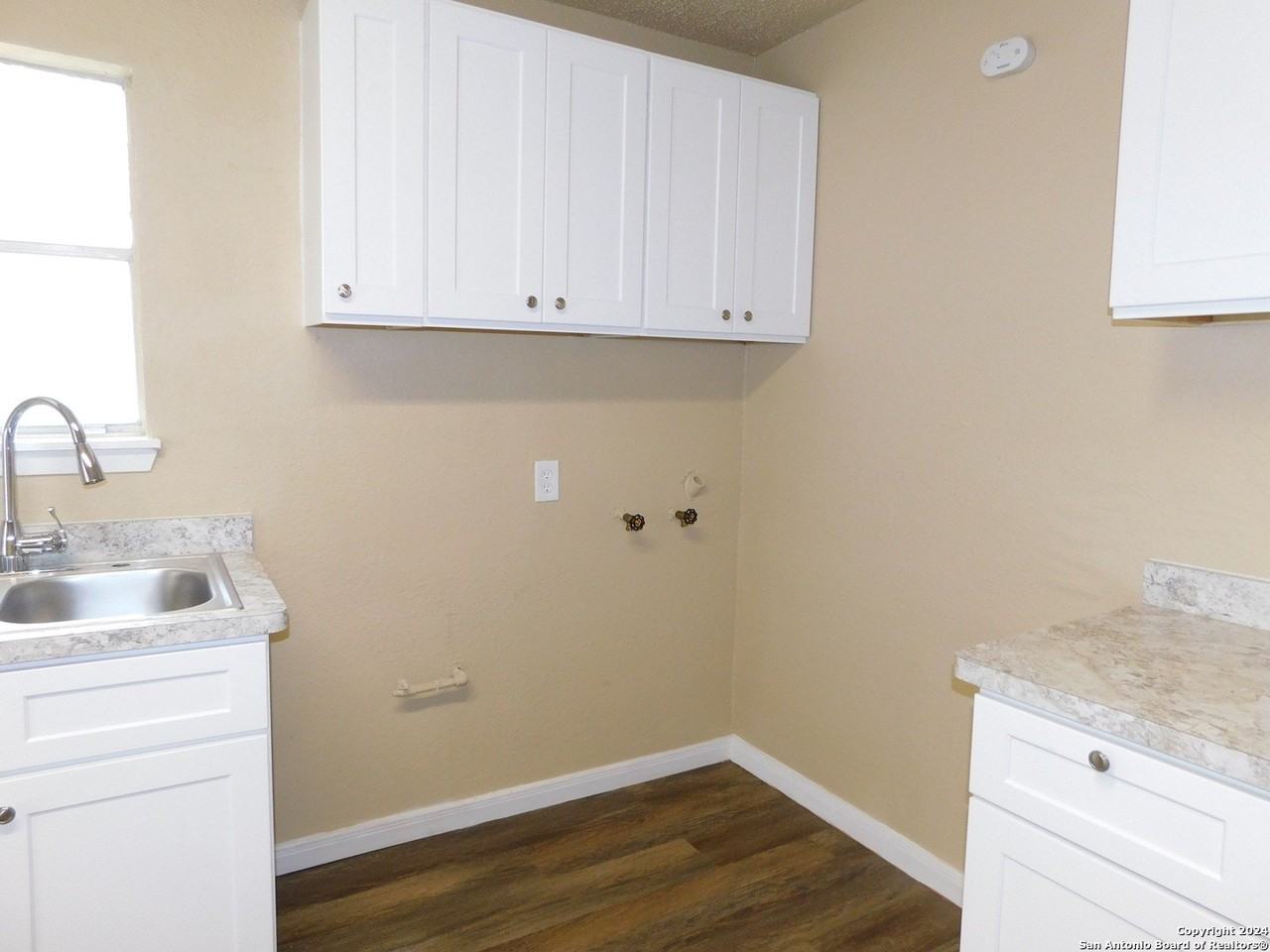 9017 Garnett Ave - Photo 7 of 12