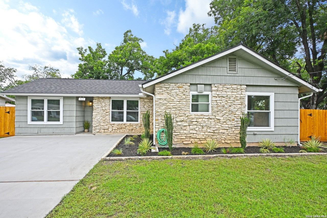 442 Rothe Loop - Photo 2 of 40