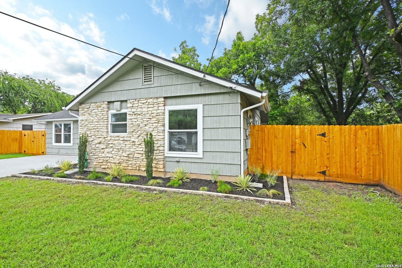 442 Rothe Loop - Photo 4 of 40