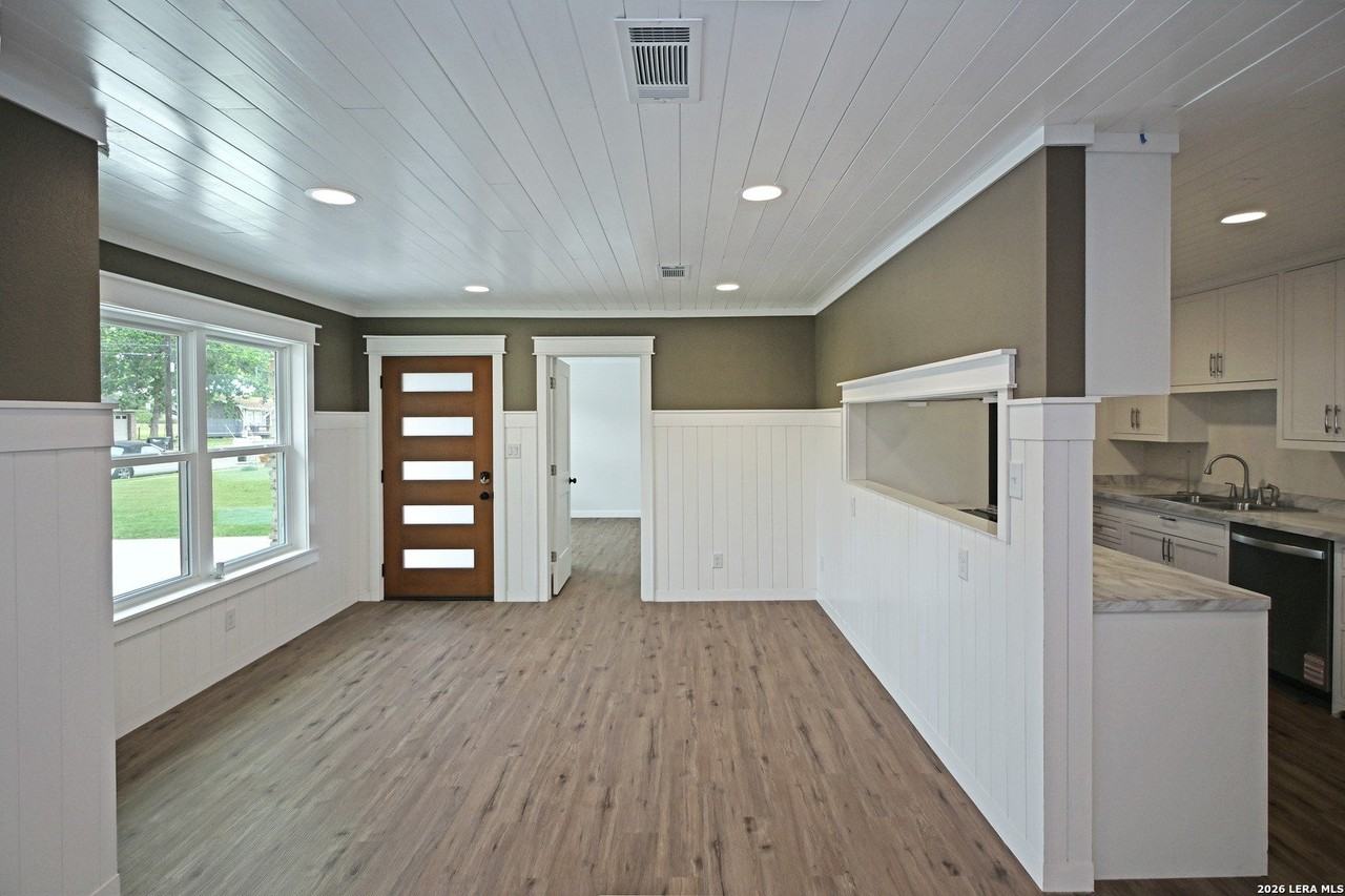442 Rothe Loop - Photo 6 of 40
