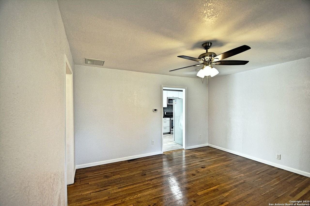 571 W Merriweather St - Photo 6 of 39