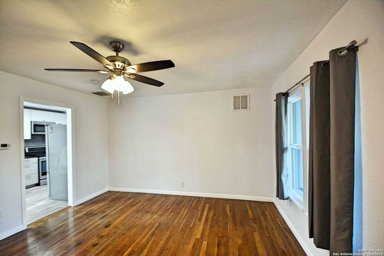 571 W Merriweather St - Photo 7 of 39