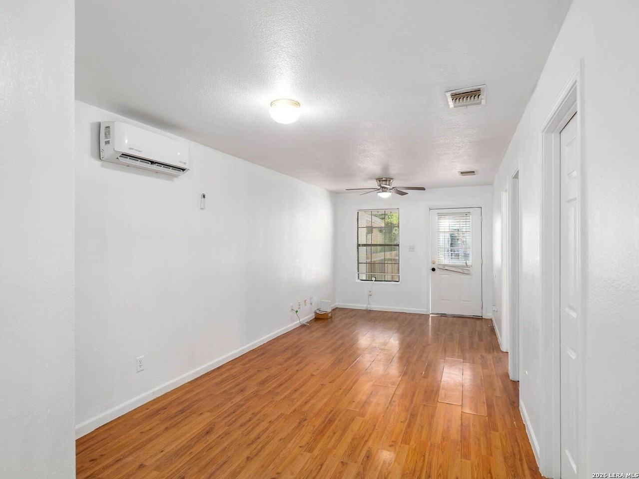 508 Randall Ave - Photo 5 of 17