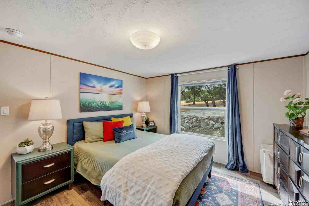 10450 Rebecca Creek Rd - Photo 6 of 12