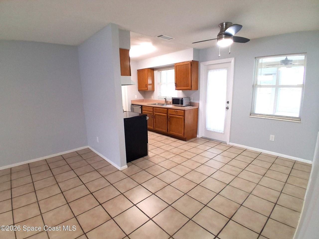 500 Sylvia Rd - Photo 3 of 28