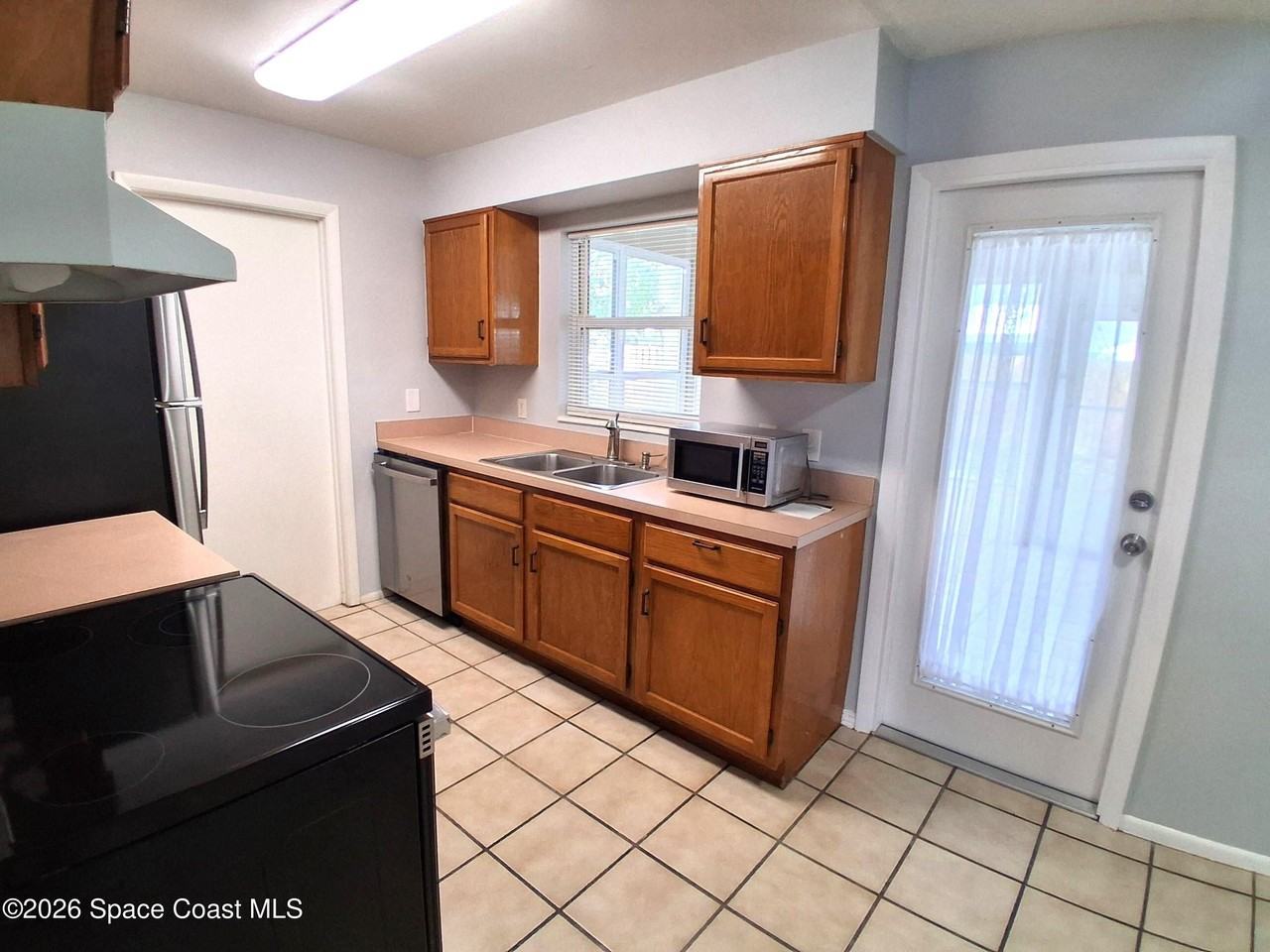 500 Sylvia Rd - Photo 6 of 28