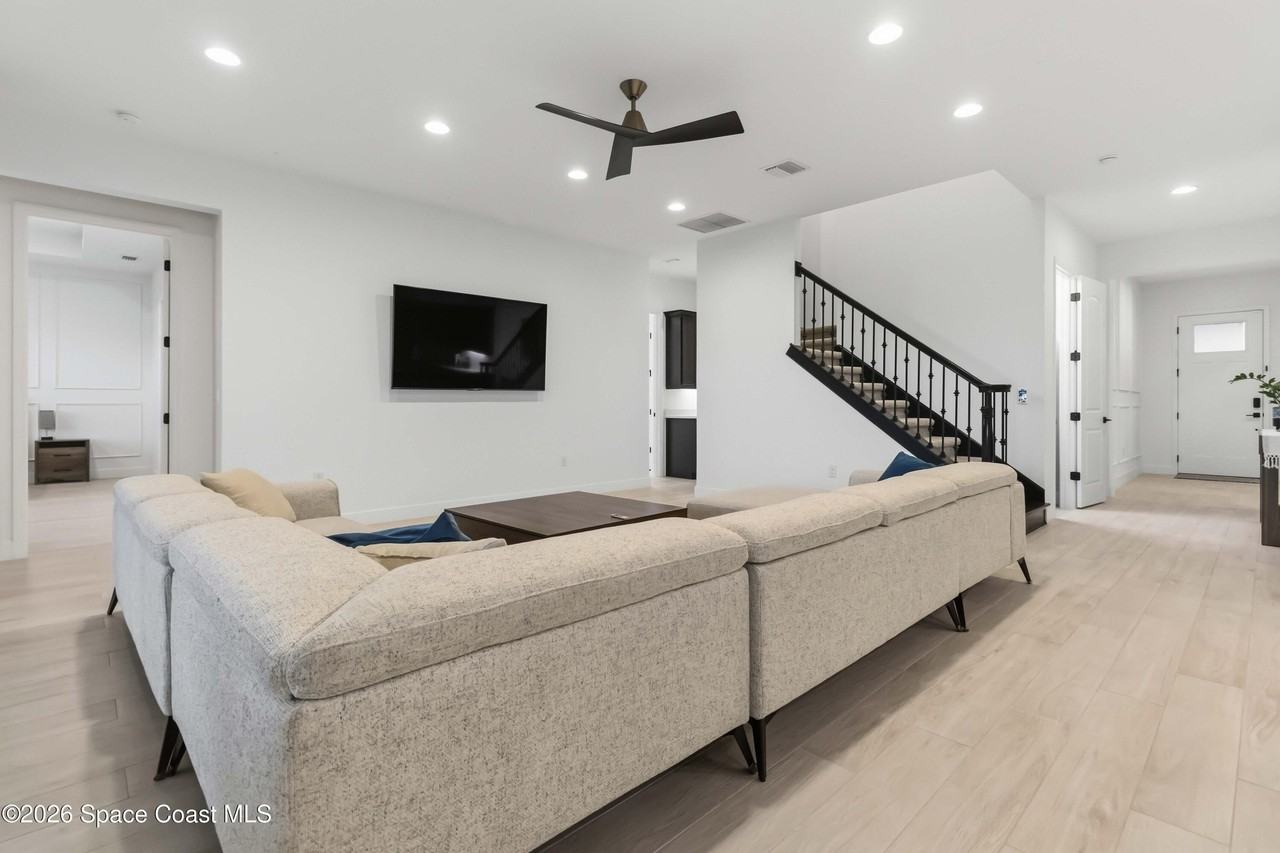 3256 Kamin Dr - Photo 7 of 32