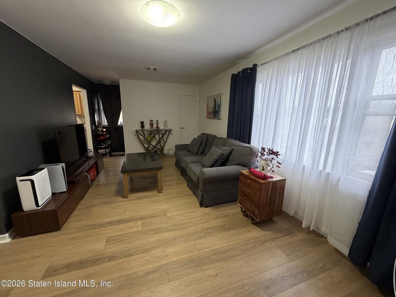 284 Fairbanks Ave - Photo 3 of 14
