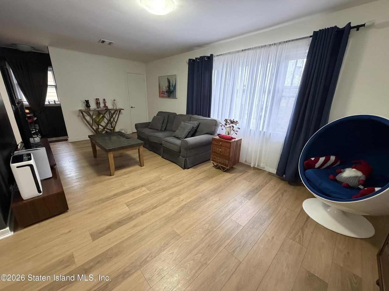 284 Fairbanks Ave - Photo 4 of 14