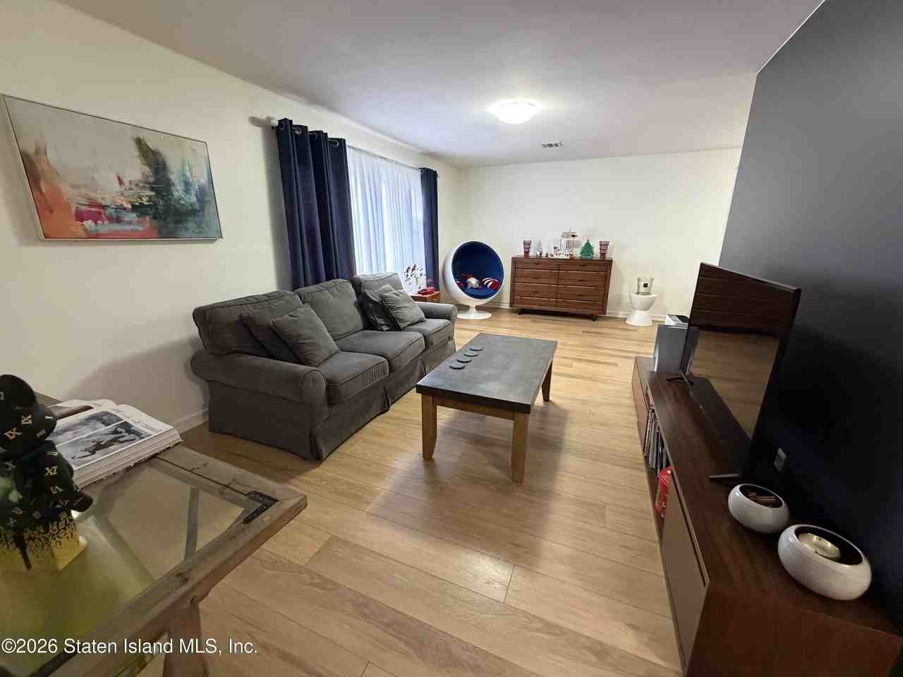 284 Fairbanks Ave - Photo 5 of 14