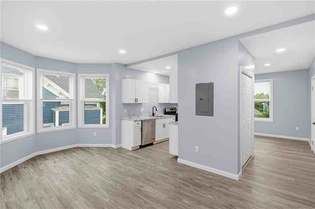 62 Cypress St #2 - Photo 5 of 28