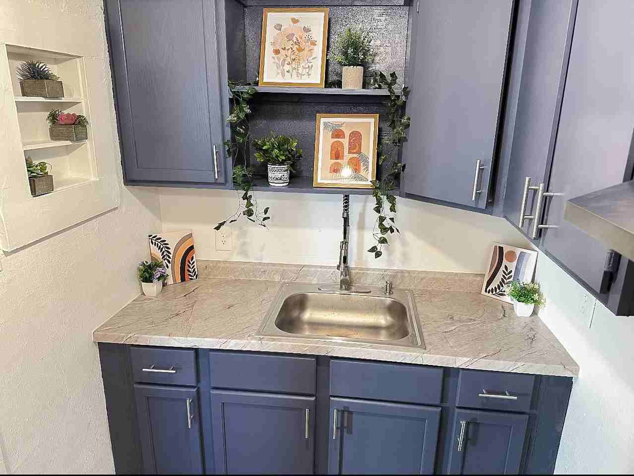 2600 Kingman Blvd #33 - Photo 3 of 15