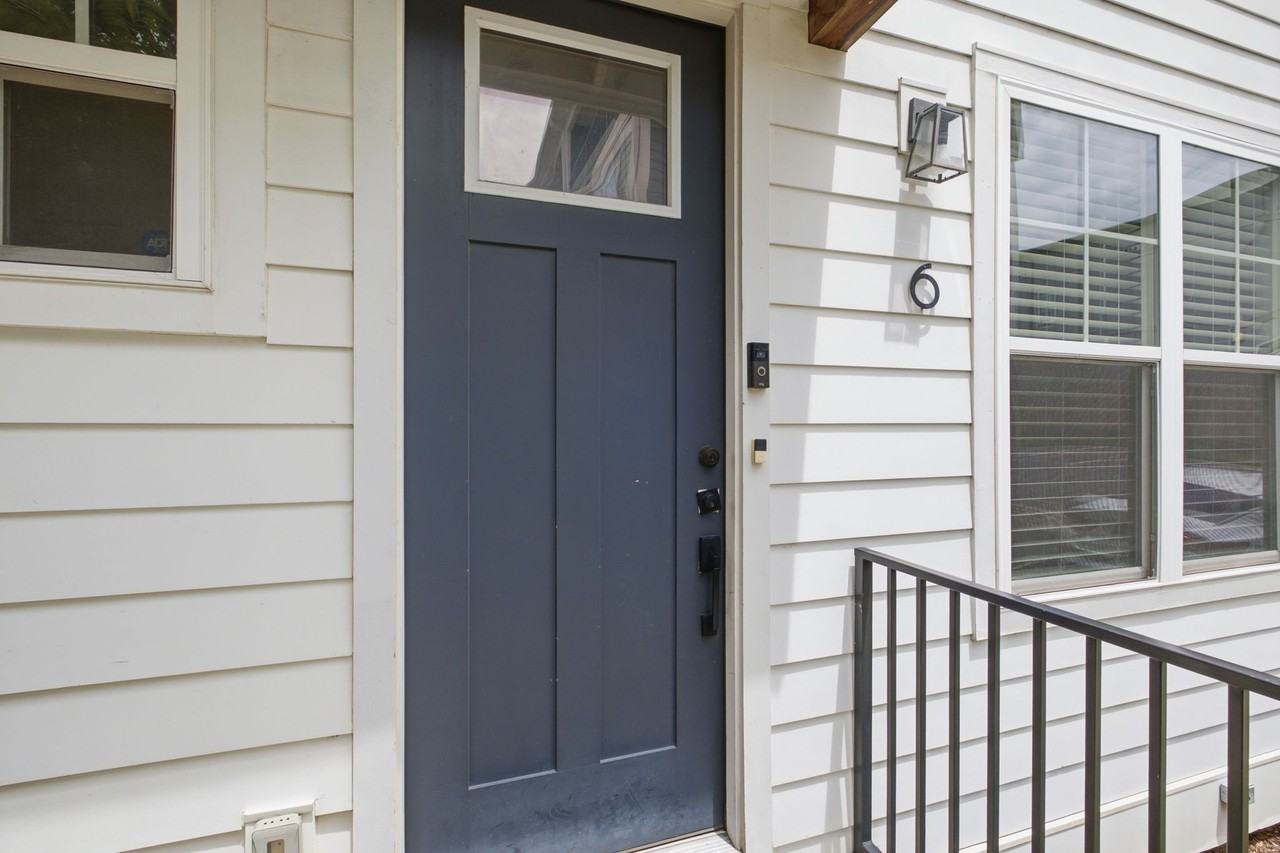 105 Duke St #6 - Photo 4 of 28