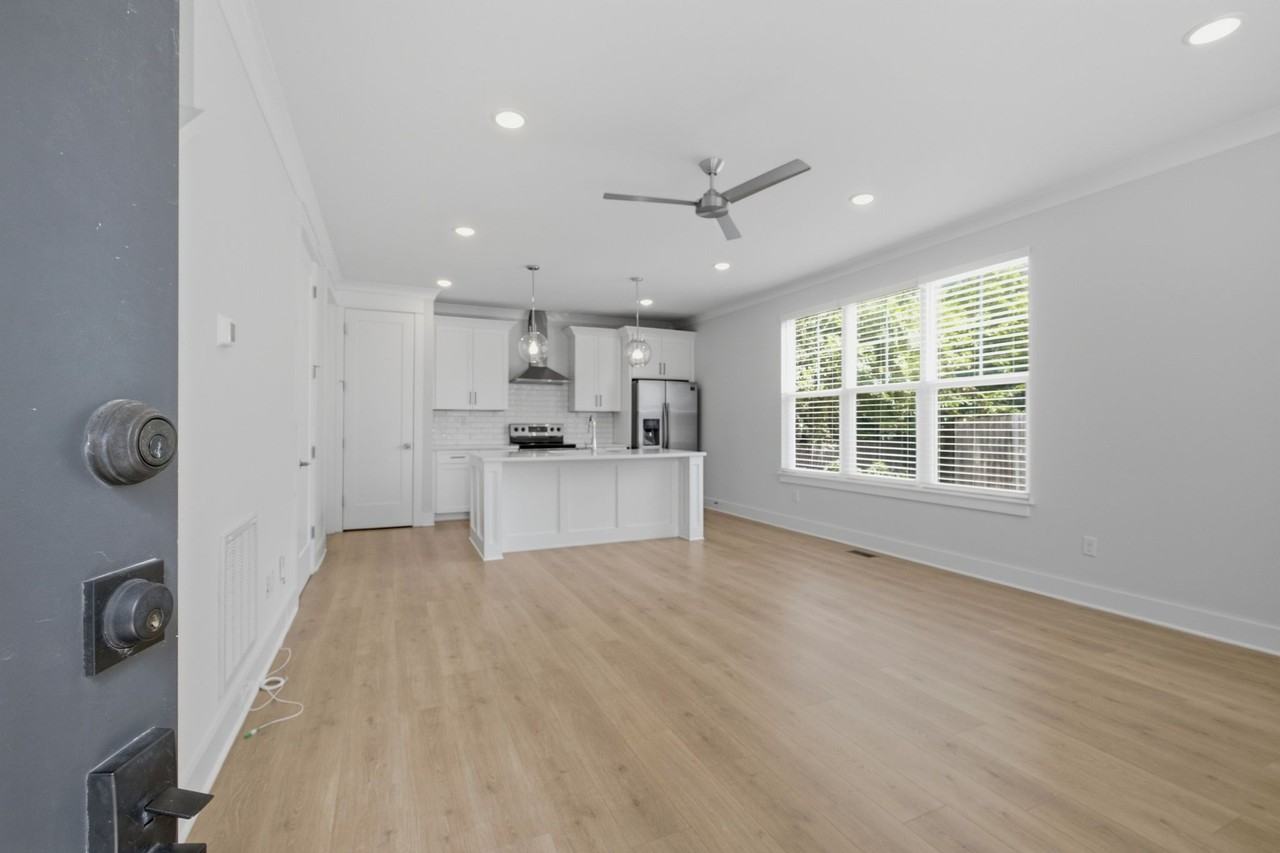 105 Duke St #6 - Photo 5 of 28