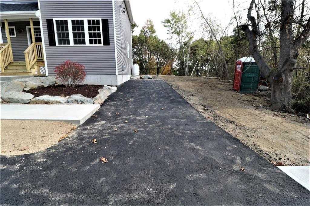 121 Hillcrest Ave - Photo 2 of 26