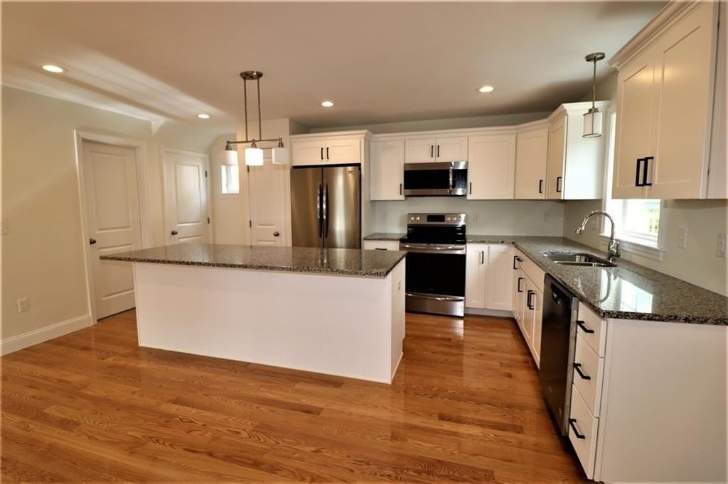 121 Hillcrest Ave - Photo 3 of 26