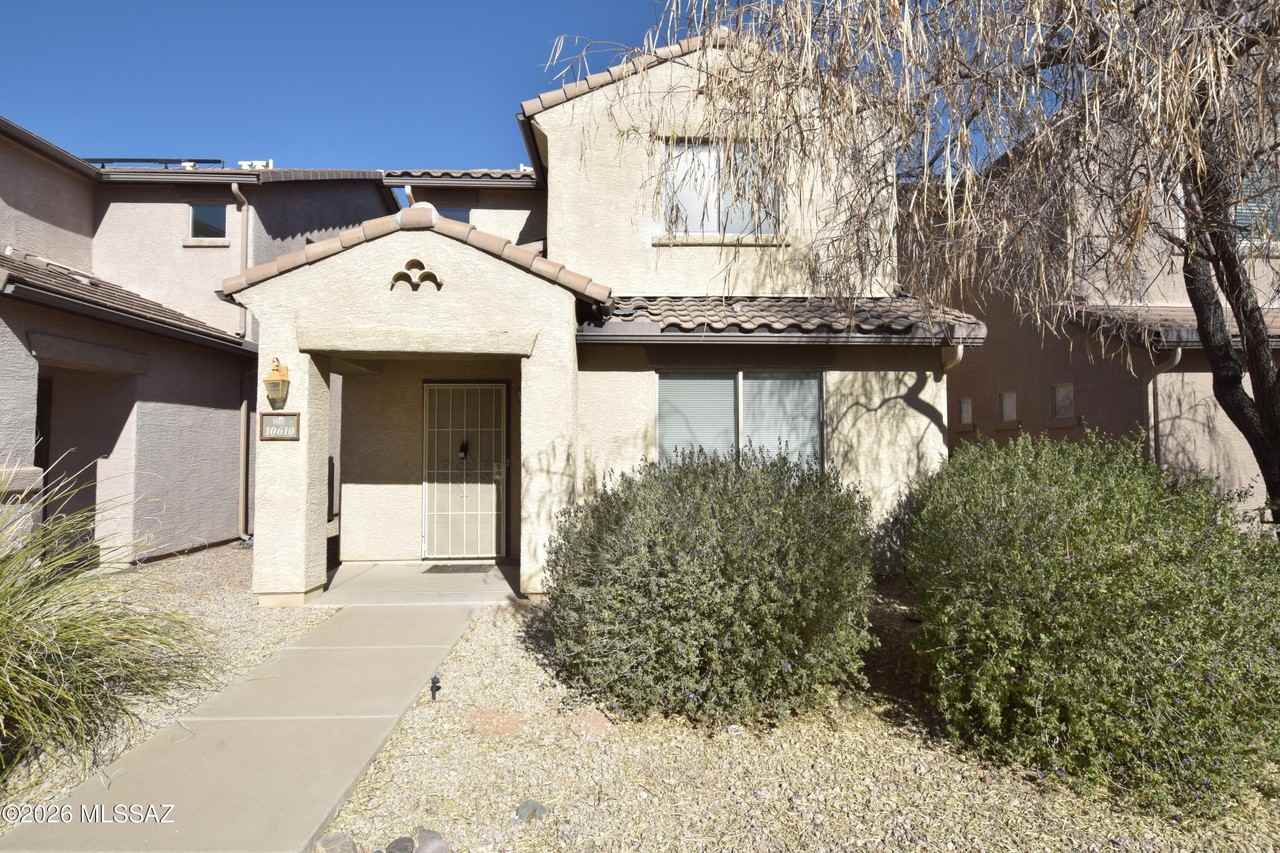 10610 E Pleasant Pasture Dr - Photo 2 of 26