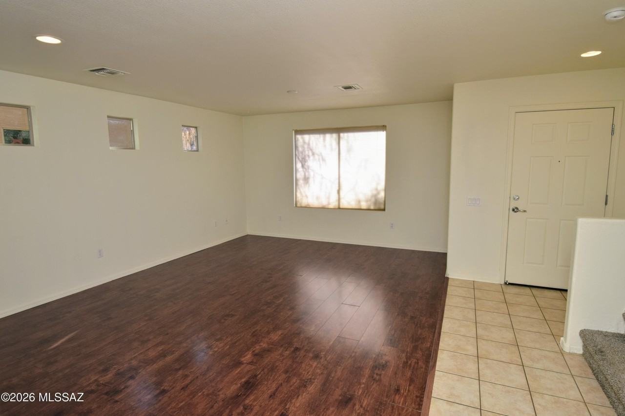 10610 E Pleasant Pasture Dr - Photo 3 of 26
