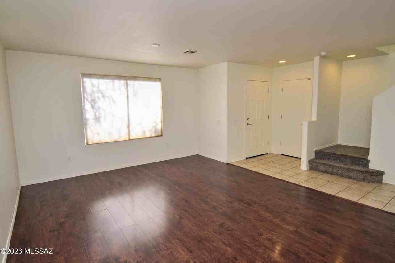 10610 E Pleasant Pasture Dr - Photo 5 of 26