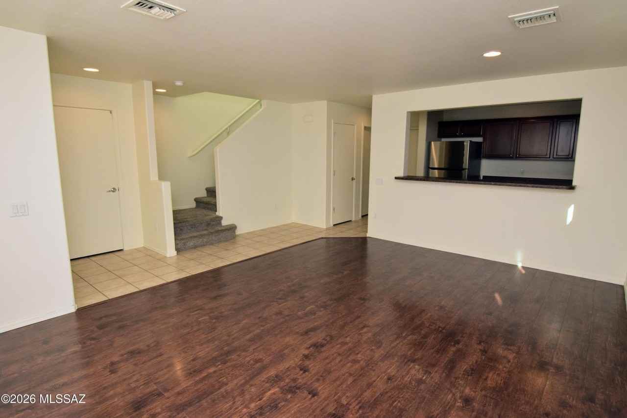 10610 E Pleasant Pasture Dr - Photo 7 of 26