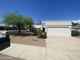 featured image of 3911 N Vine Tree Pl