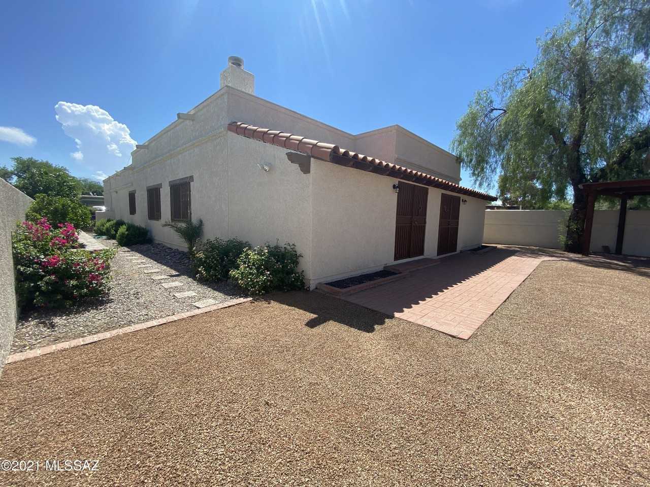3911 N Vine Tree Pl - Photo 3 of 22