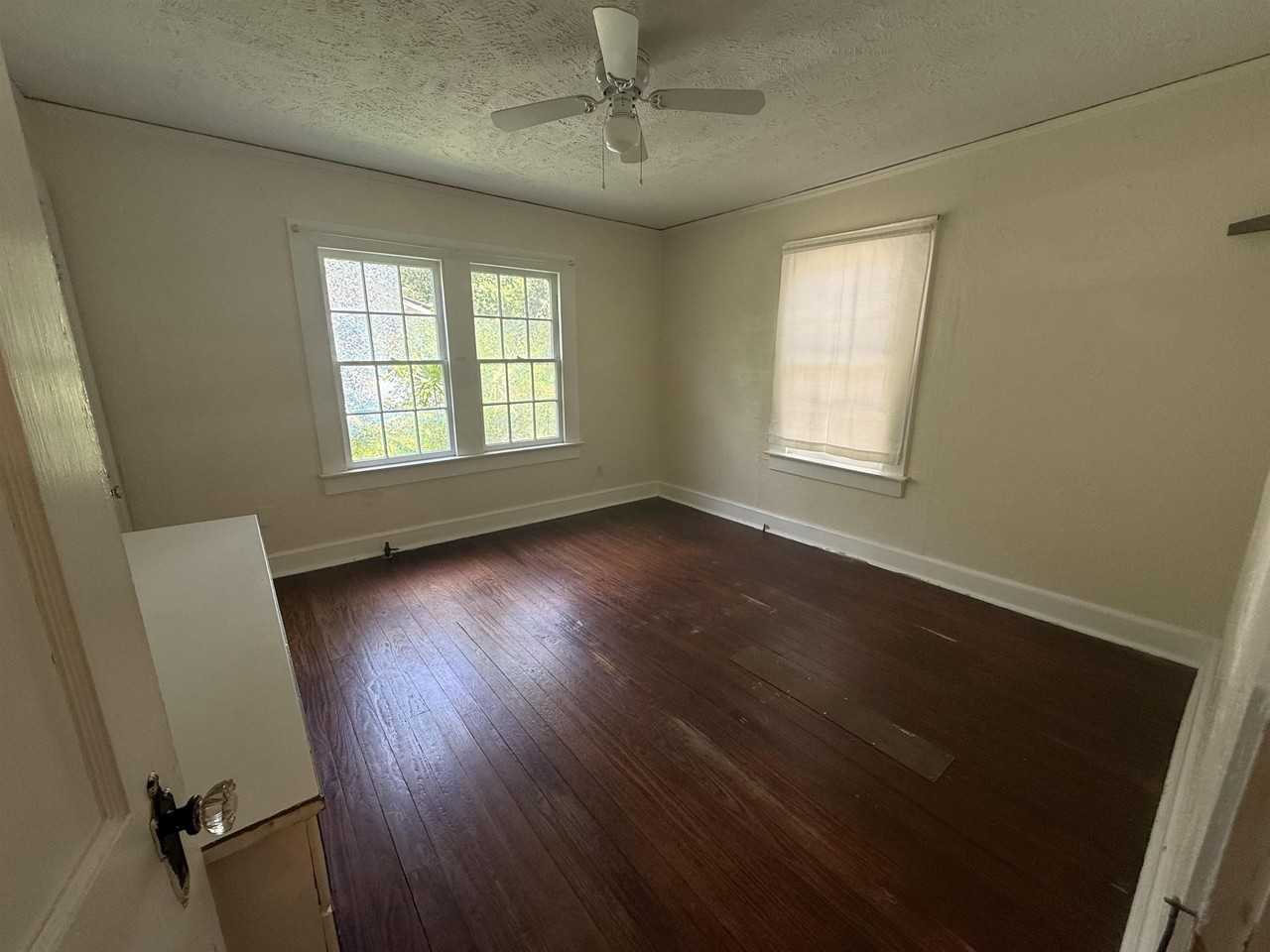 846 W Brevard St - Photo 2 of 12