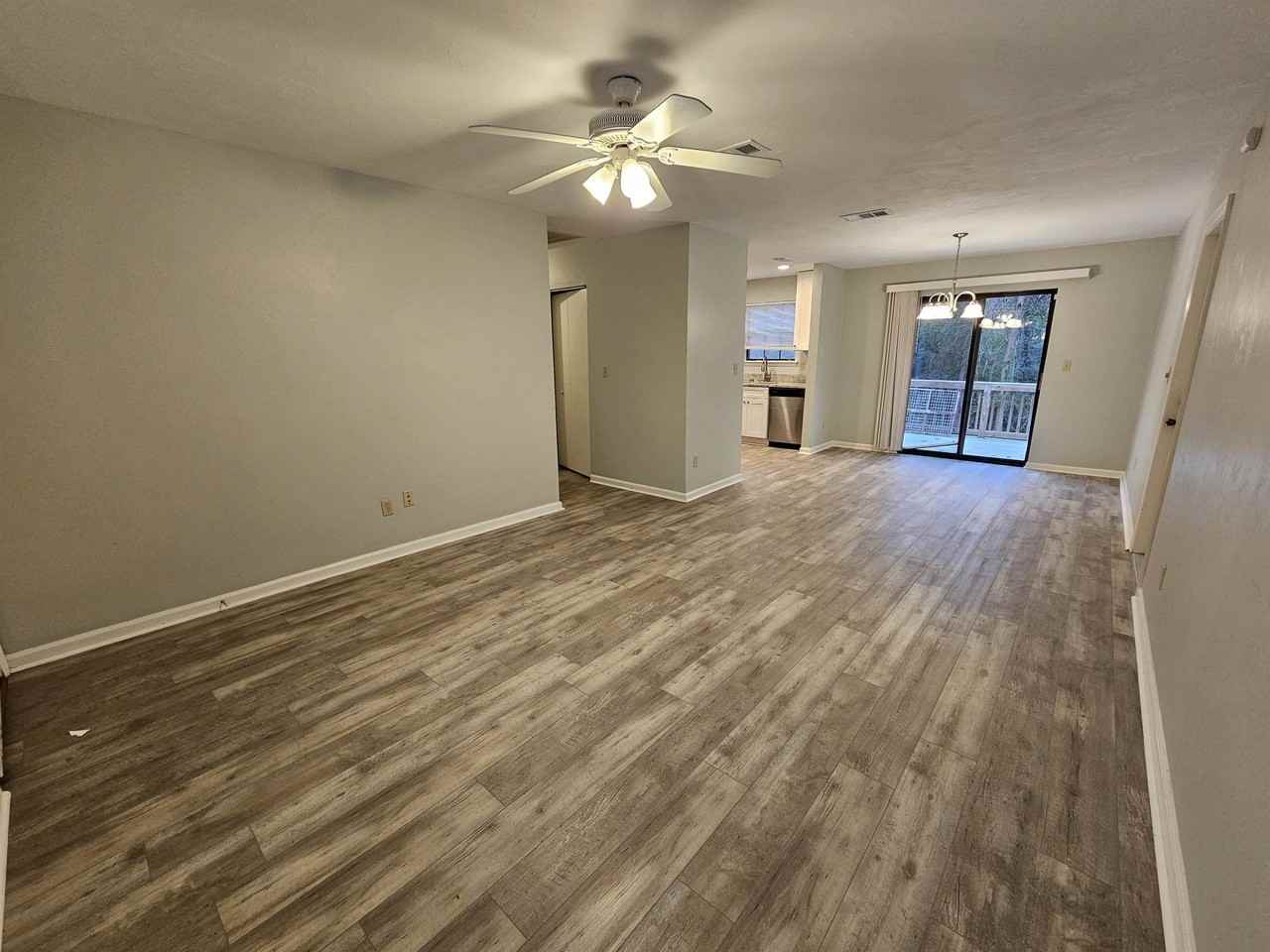 8224 Hunters Ridge Trl - Photo 4 of 30