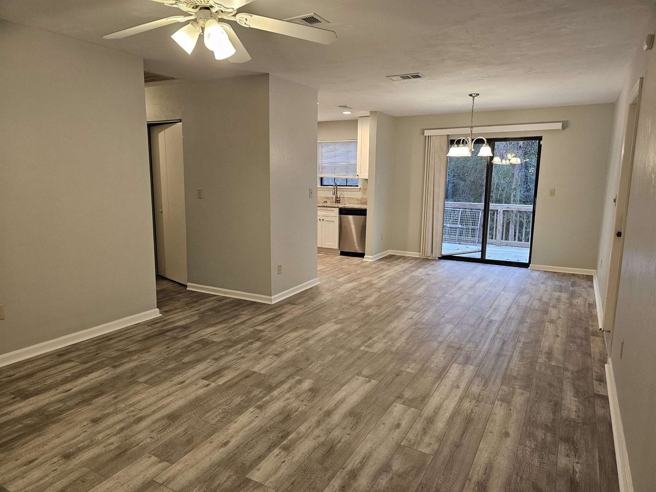 8224 Hunters Ridge Trl - Photo 5 of 30