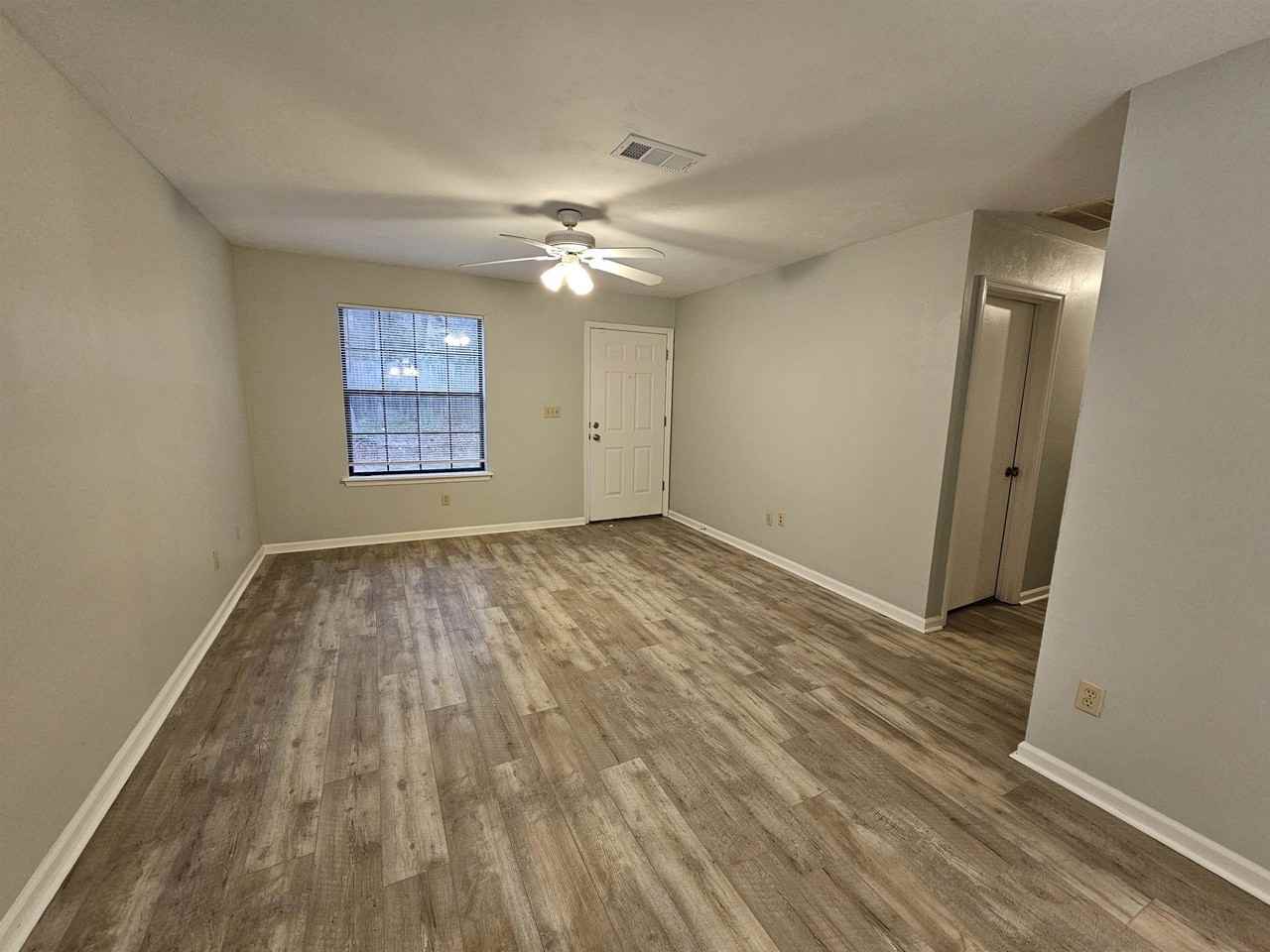 8224 Hunters Ridge Trl - Photo 6 of 30