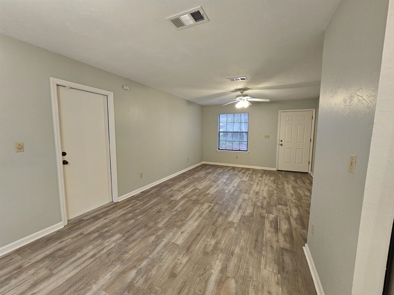 8224 Hunters Ridge Trl - Photo 7 of 30
