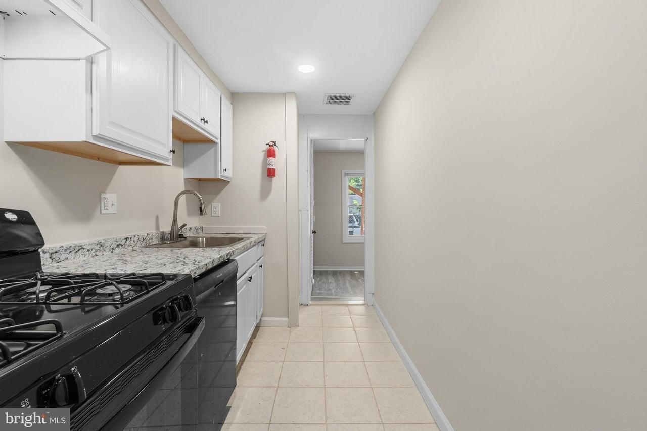 815 Malcolm X Ave Se #2 - Photo 6 of 22