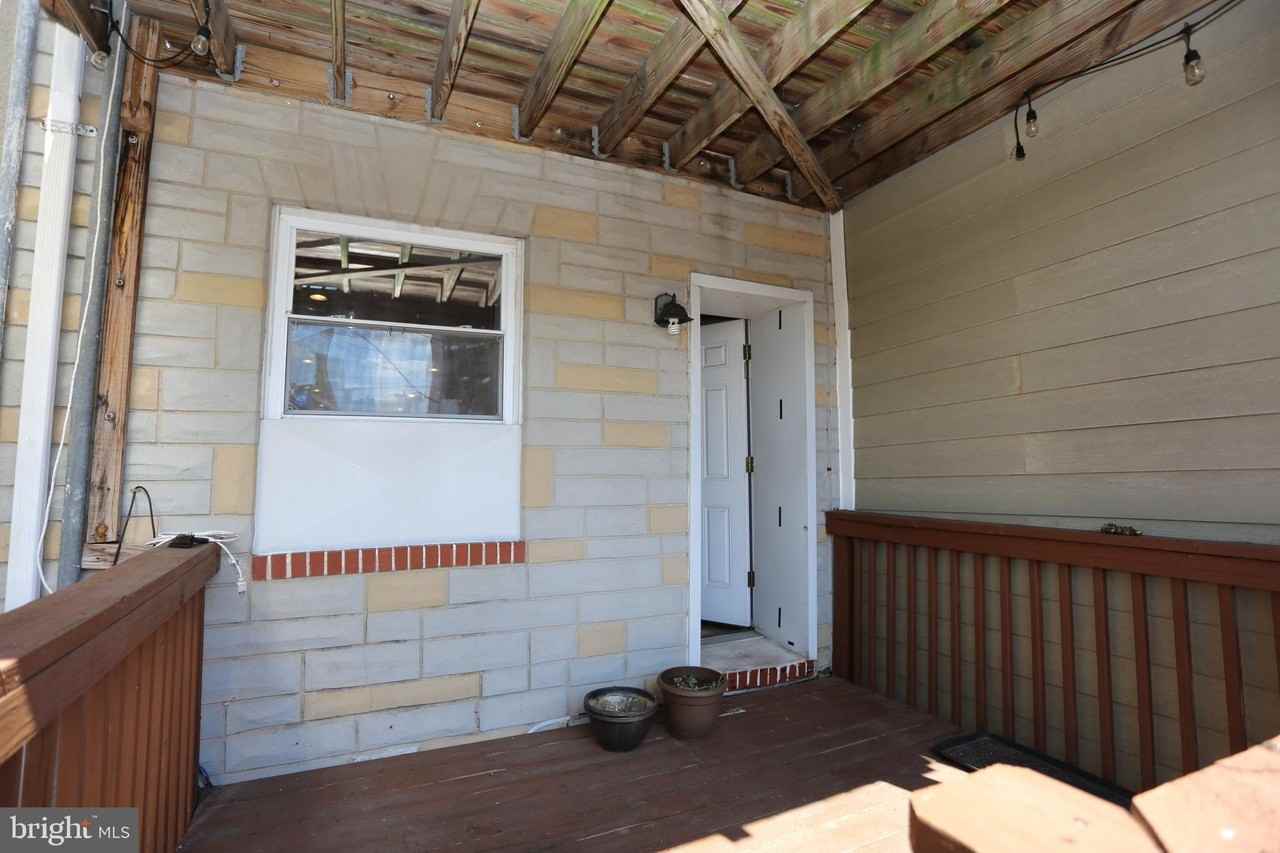 524 S Bouldin St - Photo 7 of 30