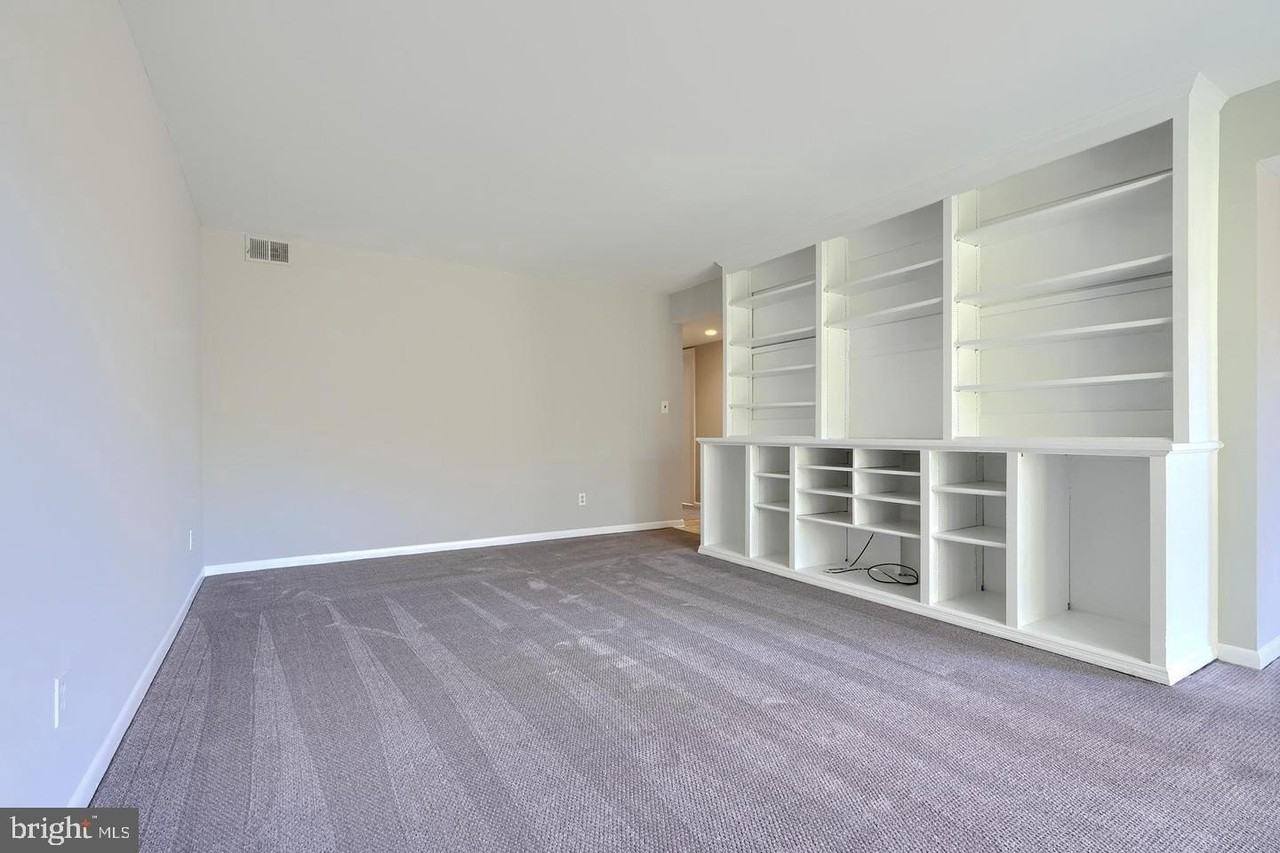 6 Mullingar Ct #301 - Photo 7 of 28