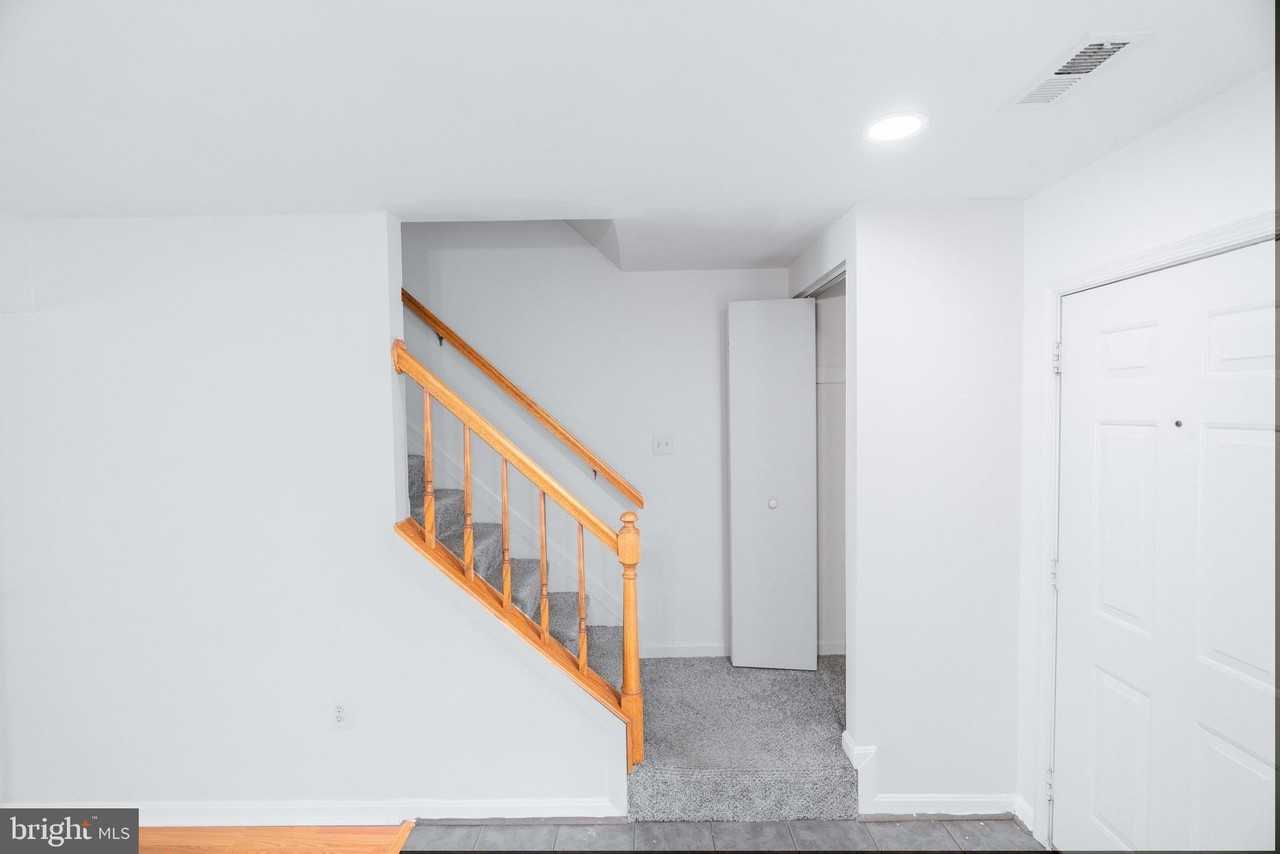 2922 Strauss Ter - Photo 7 of 32