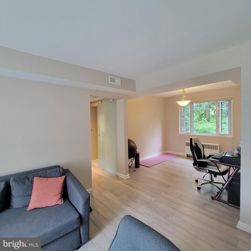 10407 Montrose Ave #201 - Photo 5 of 14