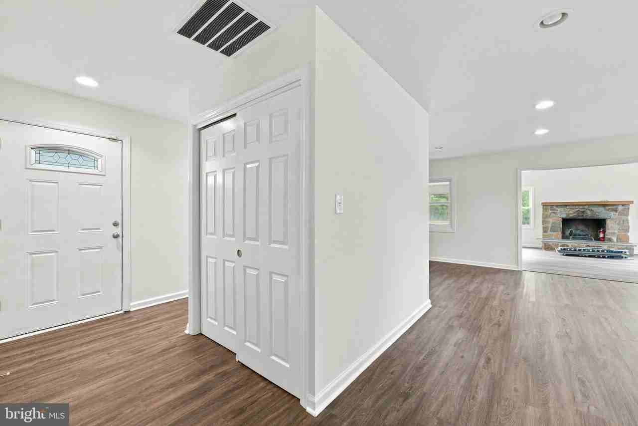 2 Barnwell Ln - Photo 7 of 28