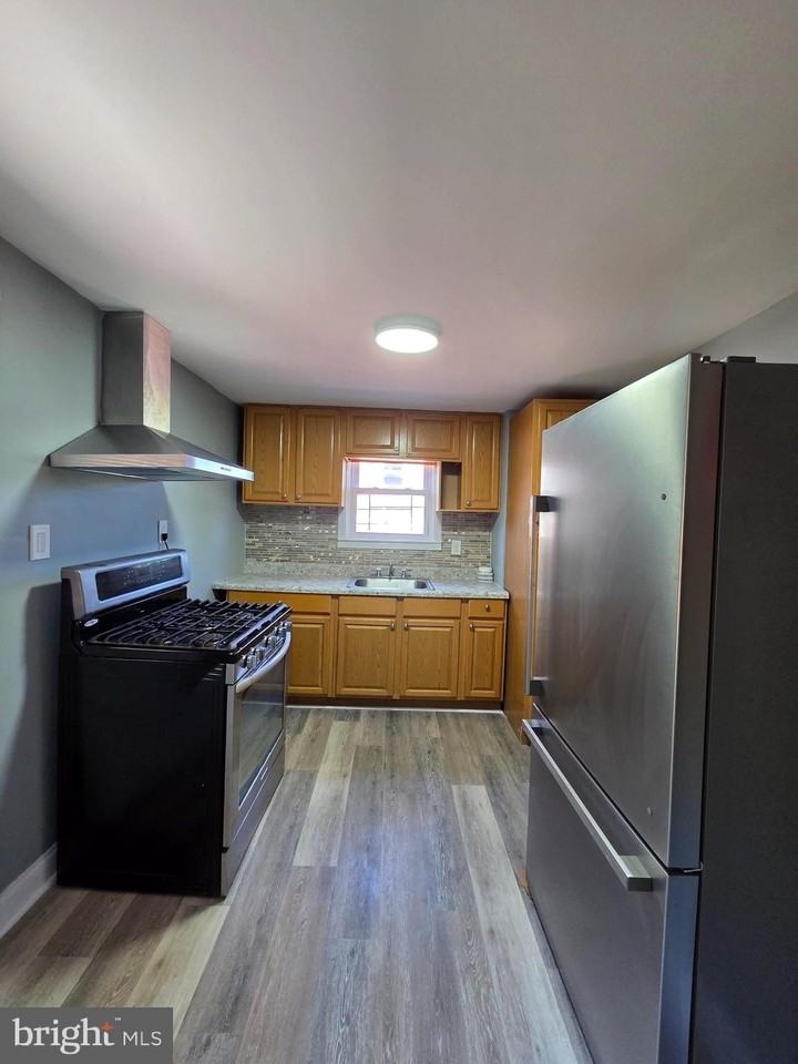 614 S 10th St - Photo 3 of 6
