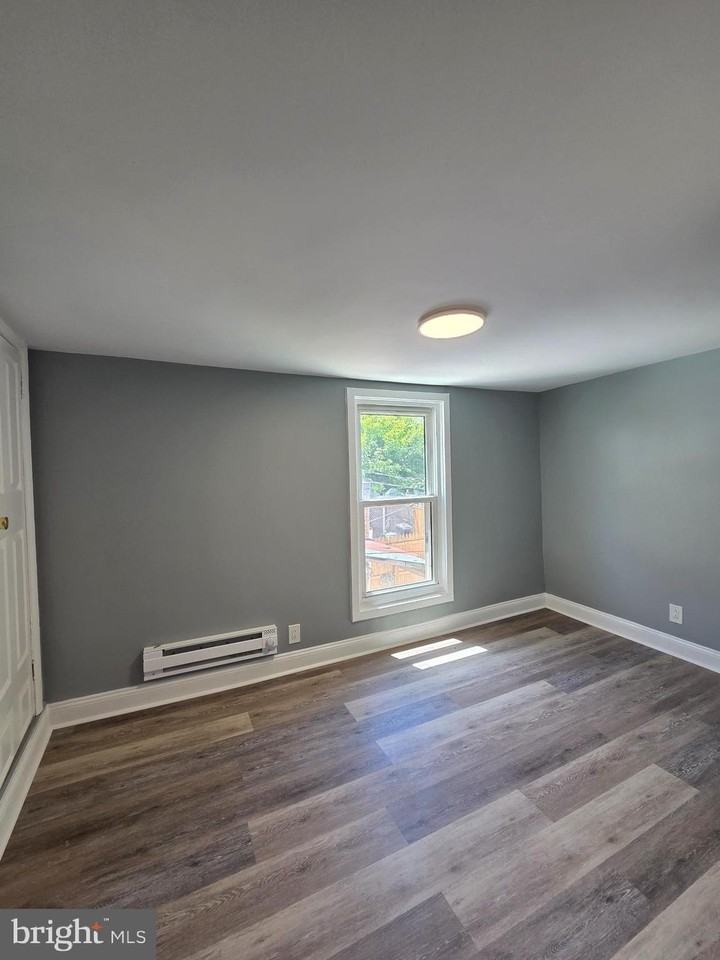 614 S 10th St - Photo 5 of 6