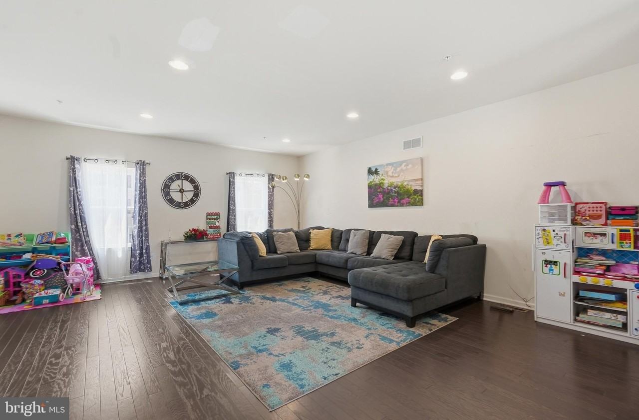141 Graystone Dr - Photo 5 of 36