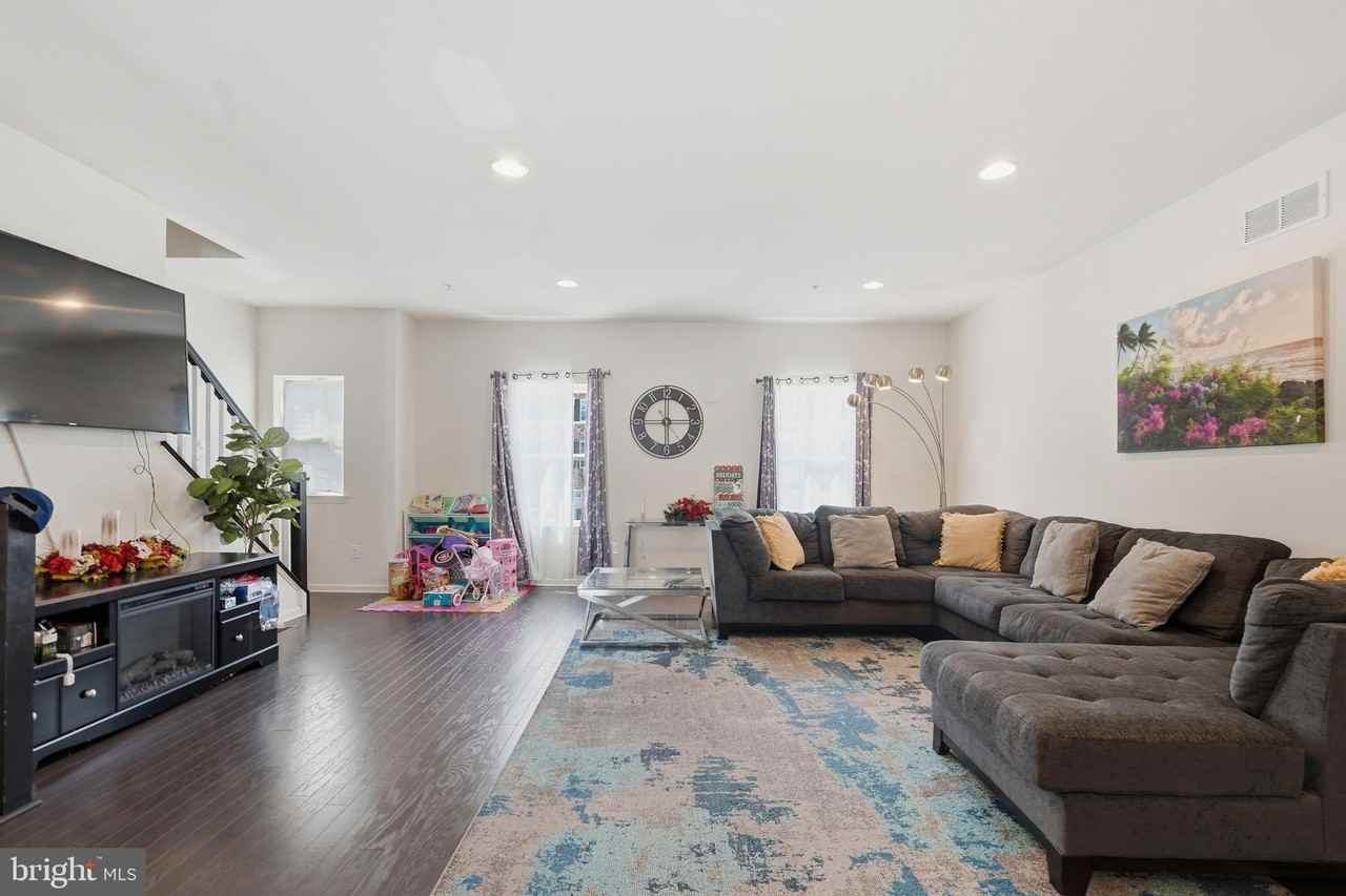 141 Graystone Dr - Photo 4 of 36