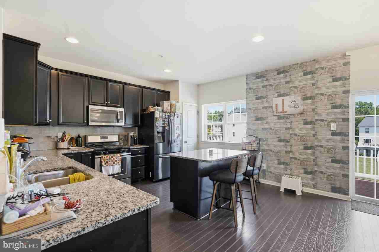 141 Graystone Dr - Photo 7 of 36