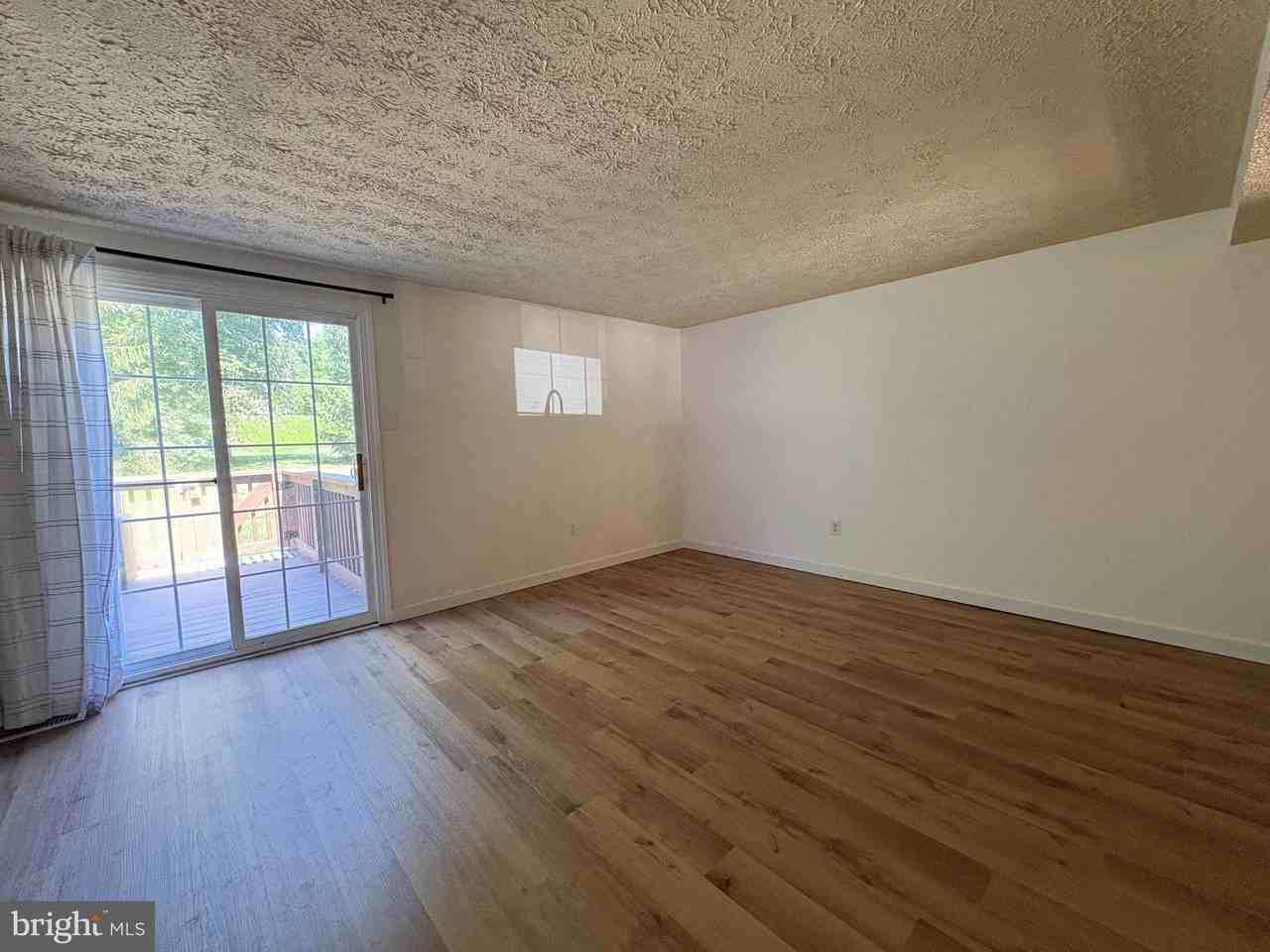 2645 Adams St - Photo 4 of 12