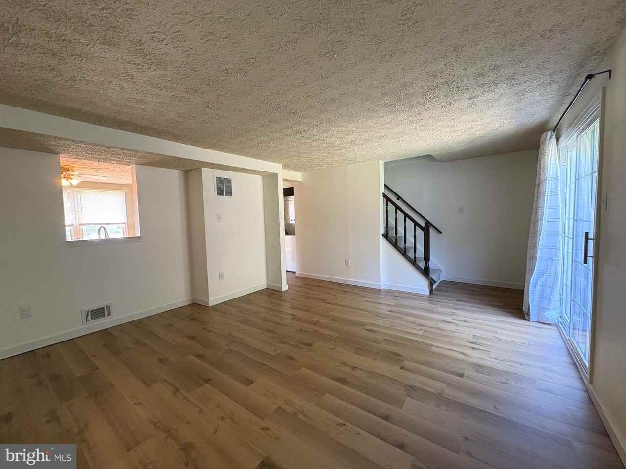 2645 Adams St - Photo 5 of 12