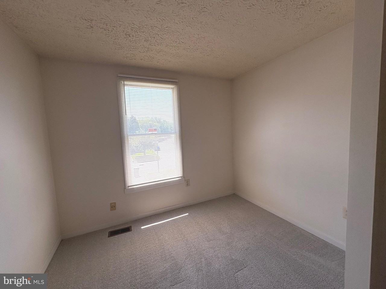 2645 Adams St - Photo 6 of 12