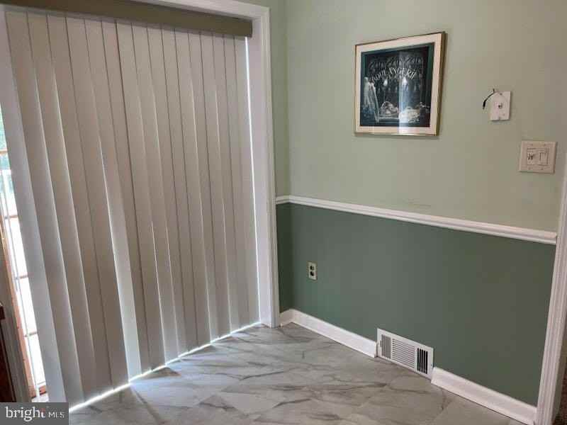 114 Lincoln Ave - Photo 6 of 11