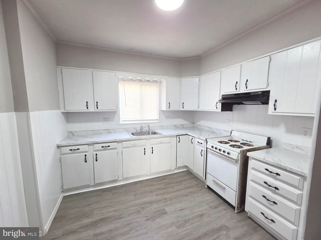 4020 Howland St - Photo 6 of 22