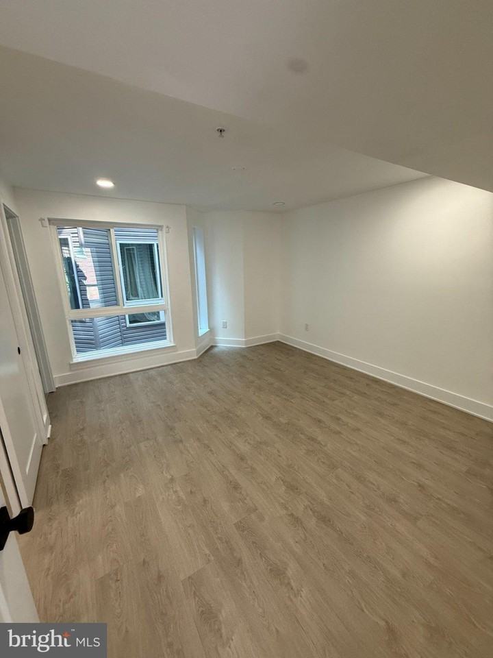 721 N 16th St #3 - Photo 6 of 9